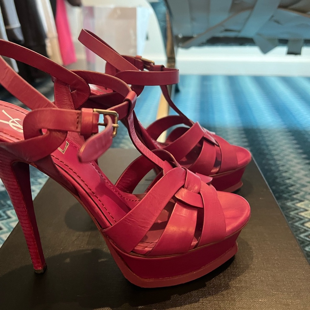 YSL tribute pumps in rare purple sz 37 pristine condition